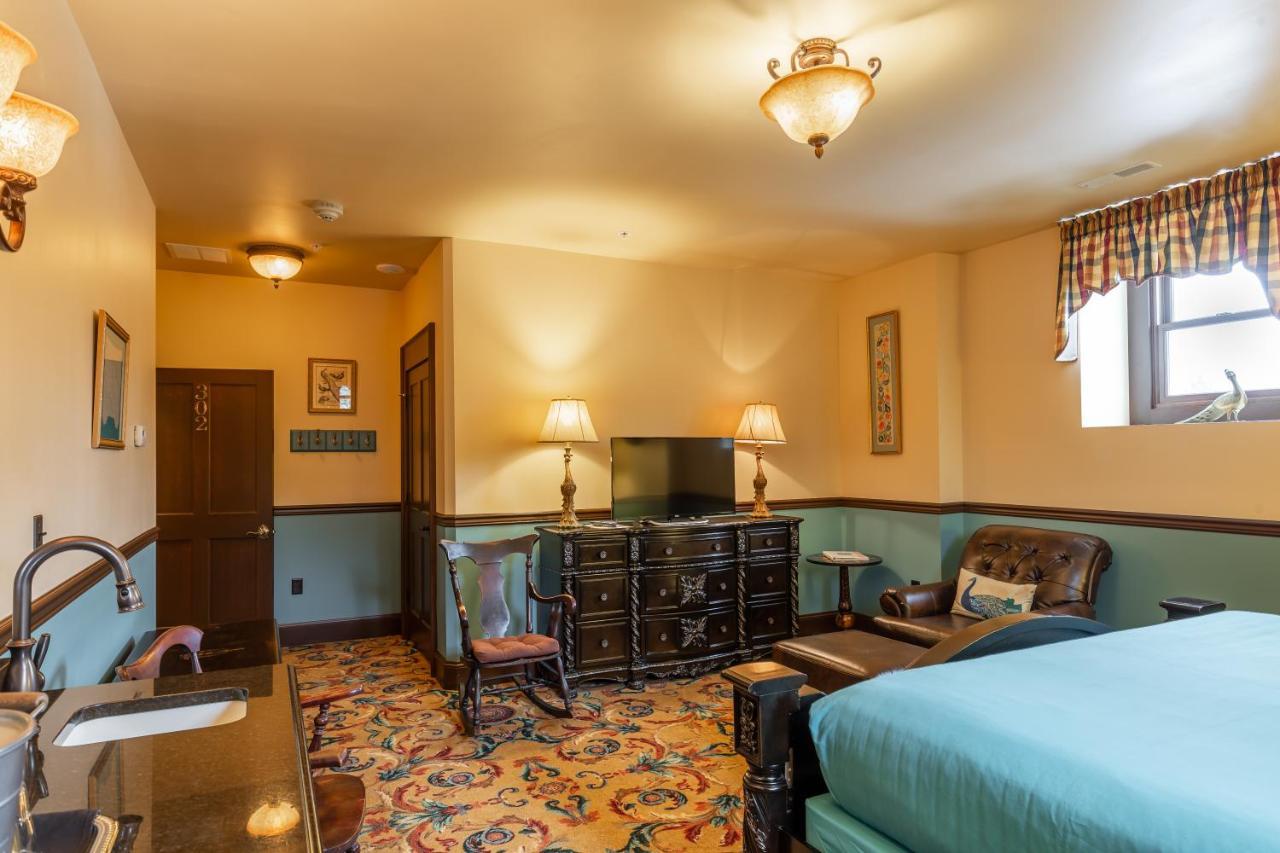 Steele Mansion Inn & Gathering Hub Painesville Exterior foto