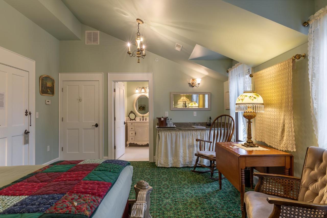 Steele Mansion Inn & Gathering Hub Painesville Exterior foto