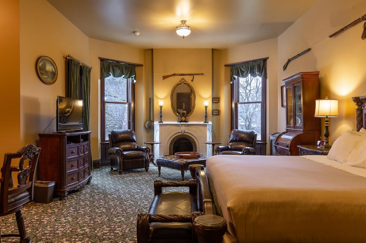 Steele Mansion Inn & Gathering Hub Painesville Exterior foto