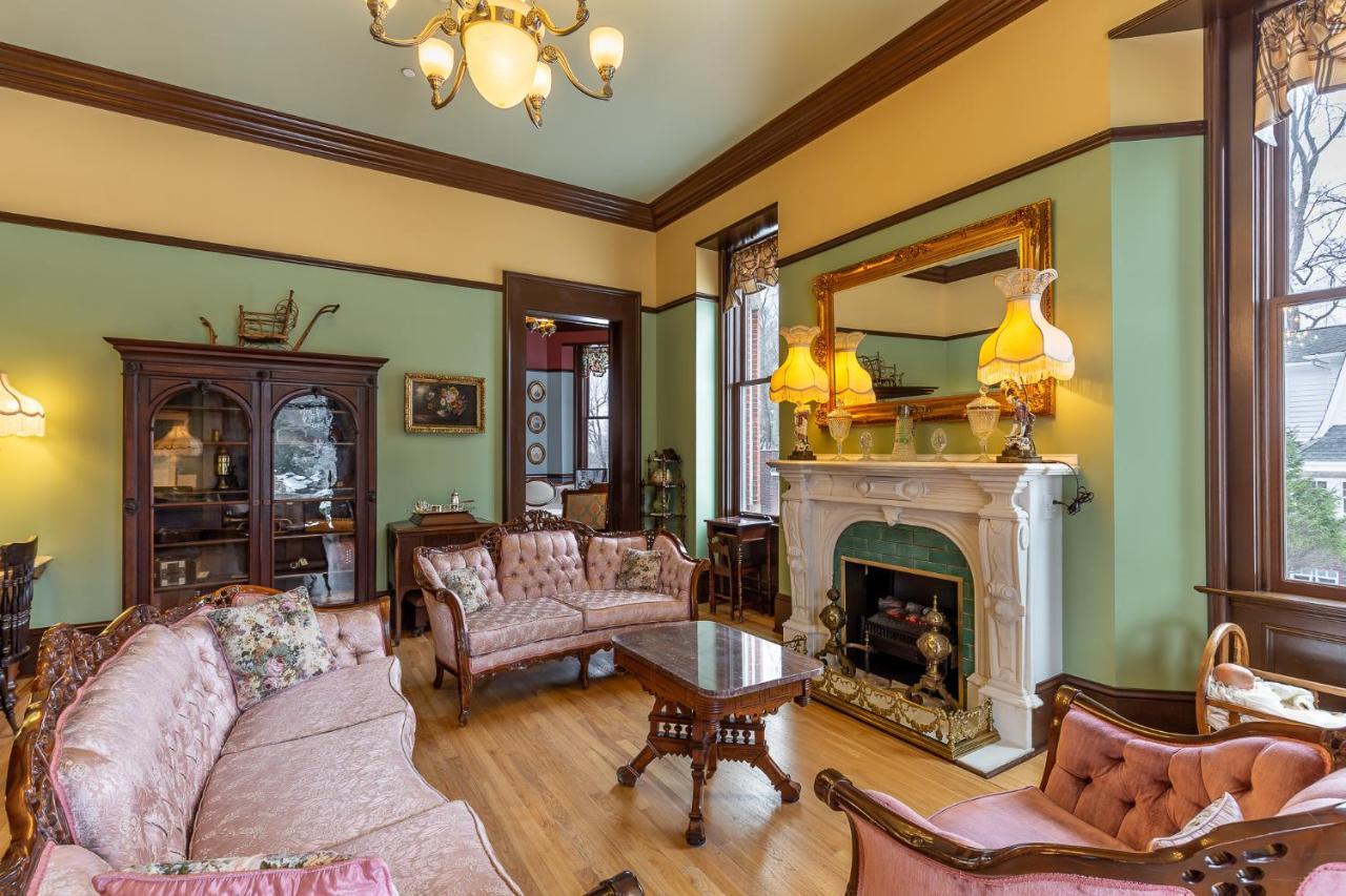 Steele Mansion Inn & Gathering Hub Painesville Exterior foto